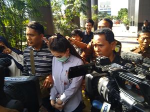 Hiks...Jennifer Dunn Menangis Ditahan di Rutan Pondok Bambu