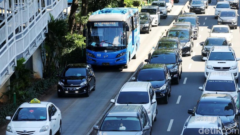 TransJakarta Kaji Integrasi Tilang Elektronik untuk Sterilisasi Jalur TransJakarta Kaji Integrasi Tilang Elektronik untuk Sterilisasi Jalur