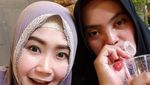 Begini Keseruan Makan Bu Dendy yang Viral Karena Sawer Pelakor