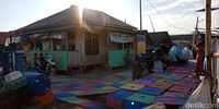 Kampung Warna-warni di Kamal Muara, Jakarta Utara
