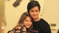 Dan tentunya sang kekasih Randy Martin yang memberikan sesuatu yang spesial. (Dok. Instagram/cassandraslee)