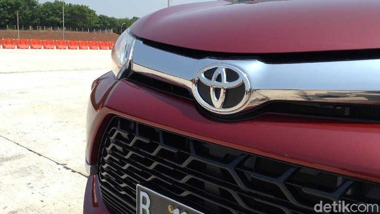 Toyota Veloz (Foto: Dadan Kuswaraharja) Toyota Veloz (Foto: Dadan Kuswaraharja)
