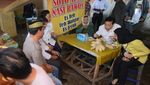 Sebelum Ditahan KPK, Ini Gaya Setya Novanto Nikmati Makanan