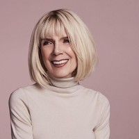 Kecantikannya itu tentu saja mengejutkan ketika mengetahui usia sang nenek. Mary Jo sudah berusia 83 tahun namun penampilannya masih mempesona.  Foto: Instagram