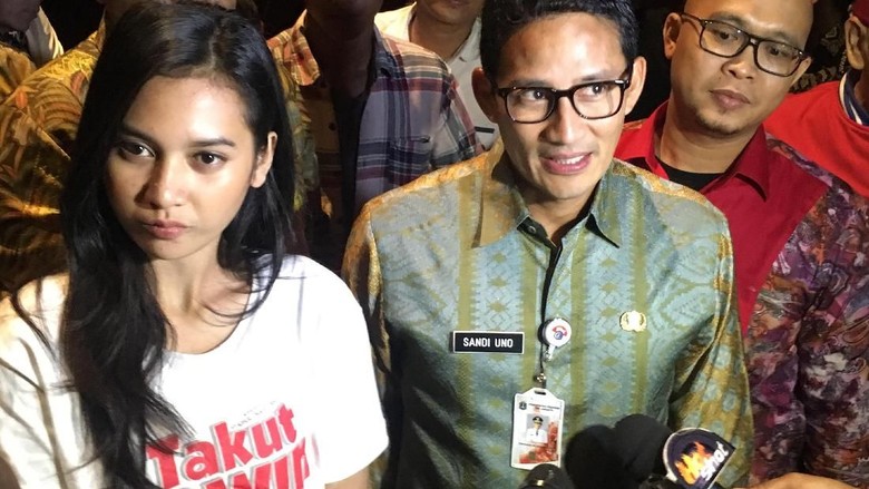 Sandiaga: Di Film Takut Kawin Jakarta Bersih Berkat Pasukan Oranye Sandiaga: Di Film Takut Kawin Jakarta Bersih Berkat Pasukan Oranye