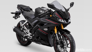 Warna Baru Yamaha R15 dengan Suspensi Upside Down Emas