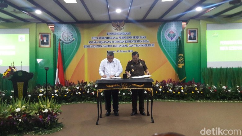 Saat Mendes Eko Curhat soal Tunjangan Kinerja di Kejagung RI Saat Mendes Eko Curhat soal Tunjangan Kinerja di Kejagung RI