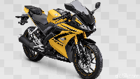R15 warna Racing Yellow juga menggunakan suspensi depan emas. R15 warna ini mengombinasikan warna kuning dan hitam. Namun berdasarkan info dari sumber detikOto di Yamaha, motor ini baru sekedar dipajang di situs resmi Yamaha, belum dijual ke pasaran. Rencananya motor baru akan diluncurkan dalam waktu dekat. Foto: Yamaha