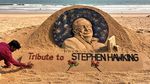 Foto: Sosok Stephen Hawking Dikenang Lewat Pasir