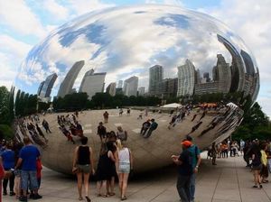 Seniman Anish Kapoor Marah Karyanya Dicatut Iklan Organisasi Senapan
