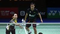 Hafiz Faizal/Gloria Emanuelle Widjaja harus menjalani duel sesama pemain Indonesia. Mereka menghadapi senior Tontowi AHmad/Liliyana Natsir. (dok. PBSI0