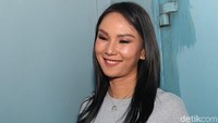 Kalina usai mengisi acara Pagi-Pagi pasti Happy di Gedung Trans Tv, Kapten Tendean, Jakarta Selatan, Kamis (15/3). Pool/Palevi S/detikFoto.
