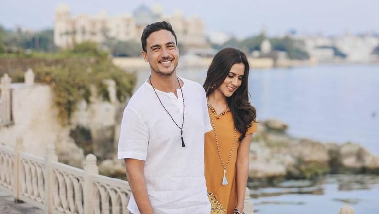 5 Artis Ganteng Ini Pasang Badan saat Istri Dinyinyirin Netizen 5 Artis Ganteng Ini Pasang Badan saat Istri Dinyinyirin Netizen