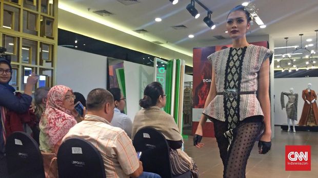 Singkronisasi Fesyen dan Wisata di Indonesia Fashion Week