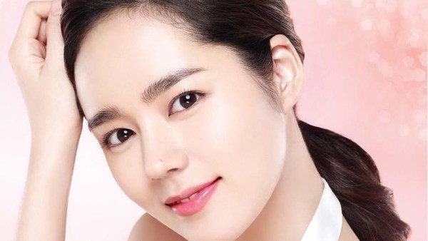 Terpikat 5 Selebriti Korea yang Punya Hidung Mancung Alami