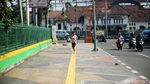 Cliiing... Bersihnya Trotoar di Depan Pasar Akik Rawa Bening