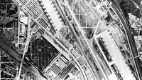 Foto ini diambil di ketinggian 1.500 meter pada tahun 1944. Coba tebak pabriknya ada di sebelah mana? Istimewa/Vintag.