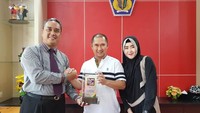Andi menambahkan, pihak Bu Dendy dan suami juga sempat membuat vlog bersama di KPP Pratama Tulungagung./Foto: KPP Pratama Tulungagung.