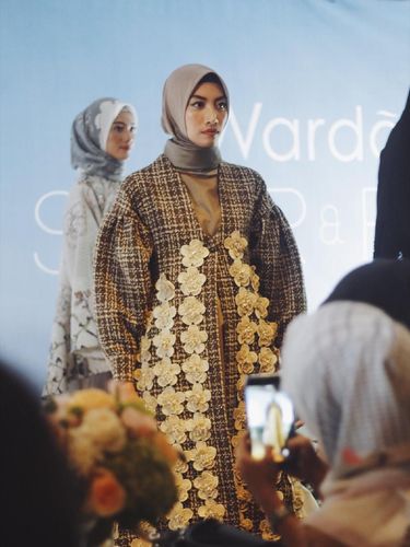 8 Desainer Populer Siap Tampil di Indonesia Fashion Week 2018