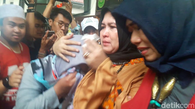 Asma Dewi Divonis 5 Bulan Penjara Asma Dewi Divonis 5 Bulan Penjara