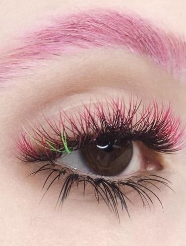 Tren Kecantikan Aneh: Bulu Mata Ombre dan Alis High-heels