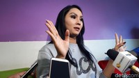 Kalina Oktarani juga menjadi sorotan karena kabar perceraiannya setelah baru 10 bulan menikah dengan pesinetron Hendrayan. Foto: Desi/detikHOT