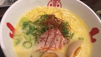 Saat mampir di Kyoto, Vicky menemukan kedai ramen halal yang dia rekomendasikan ke followesnya di Instagram. Ramen ini keliatannya enak banget, ya? Foto: Instagram @vickyshu
