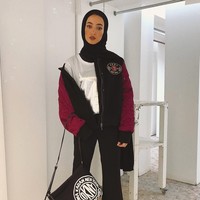 Di Indonesia, gaya SWAG seperti ini juga sudah banyak dipakai. Beberapa hijabers yang bergaya seperti ini adalah Sivia Azizah, Intan Khasanah, Rani Hatta, dan Astrid Kuya. Foto: Instagram