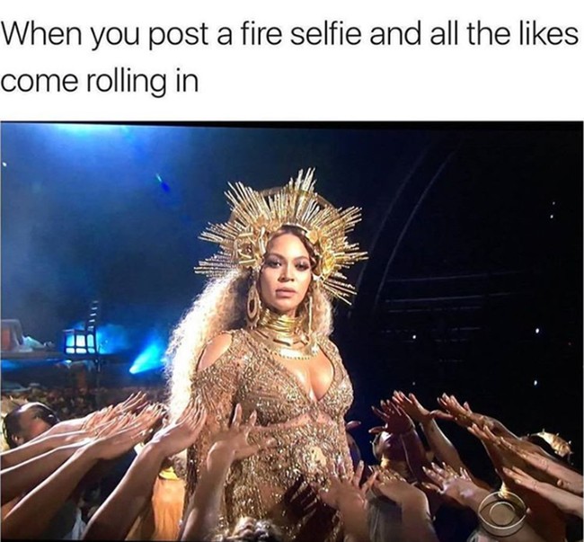 Saat foto selfie yang kamu posting di Instagram dapat banyak like. I feel like a queen! Foto: Istimewa