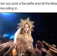 Saat foto selfie yang kamu posting di Instagram dapat banyak like. I feel like a queen! Foto: Istimewa