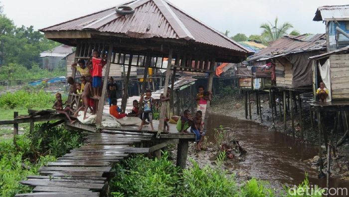 Curhat Sulit Dapat Air Bersih Warga Asmat Kita Tampung 