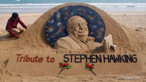 Foto: Sosok Stephen Hawking Dikenang Lewat Pasir