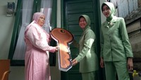Proses pembongkaran memakan waktu dua minggu dan diserahkan kunci rumah bersamaan dengan HUT Persit ke-72,