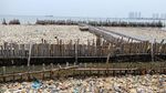 Potret Lautan Sampah di Teluk Jakarta