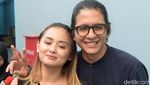 So Proud! Joana Alexandra dan Suami yang Tetap Tersenyum