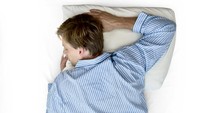 Tidur dengan posisi perut menyentuh alas adalah tipe seorang pemimpin, menyusun rencana dengan baik, dan berinisiatif tinggi. Menurut Dr. Idzikowski, orang dengan posisi tidur ini kecenderungan orang supel. Namun tidak suka dikritik dan mengambil risiko. Foto: ilustrasi/thinkstock