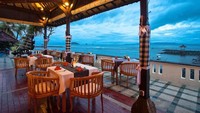 Ada restoran recommended juga di kawasan pesisir pantai Timur Bali. Salah satu restoran yang bisa disambangi yakni Le Zat Beach Restaurant. Foto Istimewa