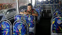 Armada Transcommuter ini melayani pengguna KRL dan bus mulai pukul 05.00-22.00 WIB setiap harinya. Transcommuter memiliki waktu pemberangkatan setiap 30 menit sekali.