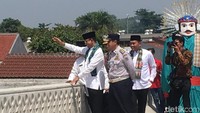 Anies tampak menyapa warga (Foto: Indra Komara/detikcom)