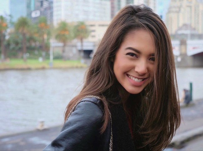 Beranjak dewasa, penampilan artis kelahiran 1993 ini pun semakin memesona. Penampilan wajah Aurelie Moeremans yang cantik ini pun membuat artis kelahiran Belgia ini dikagumi Foto: Instagram