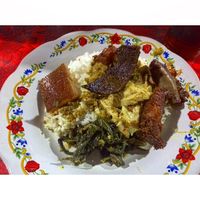 Babi Guling Enak Renyah di 5 Warung Makan Ini