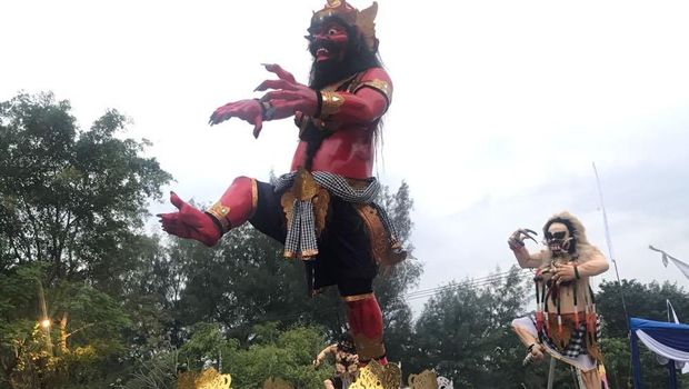 Ada Pesan Damai saat Pawai Ogoh-Ogoh di Surabaya