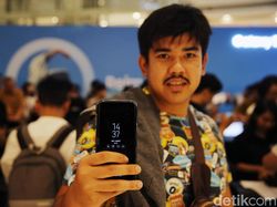 Warga Serbu Penjualan Perdana Galaxy S9 dan S9+