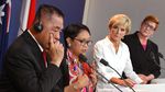 Foto: Syal Aborigin Jadi Gaya Diplomasi Retno Marsudi di Australia