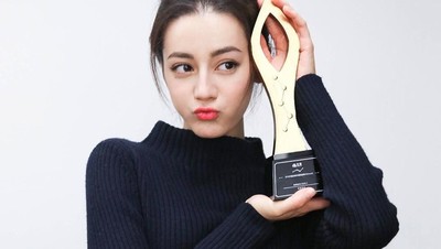 Dilraba Dilmurat yang Jelita Memikat Alexandre Pato