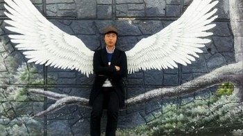 Tolong buatkan diriku tampak seperti malaikat. (Foto: We Do Poshop)