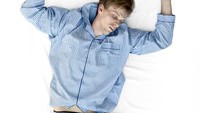 Kemungkinan besar kamu adalah orang positif yang mencintai kehidupan dan terbiasa menjadi pusat perhatian. Akan tetapi kamu sedikit keras kepala tapi dengan cara yang rasional. Orang yang tidur dalam posisi ini sering memiliki kepribadian yang sangat kuat dan jujur. Foto: ilustrasi/thinkstock
