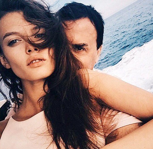 Namun pernikahan beda usia tersebut ternyata tak berjalan lancar. Belum genap satu tahun pernikahan, rumah tangga mereka sudah drama. Foto: Instagram