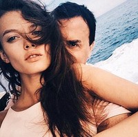 Namun pernikahan beda usia tersebut ternyata tak berjalan lancar. Belum genap satu tahun pernikahan, rumah tangga mereka sudah drama. Foto: Instagram