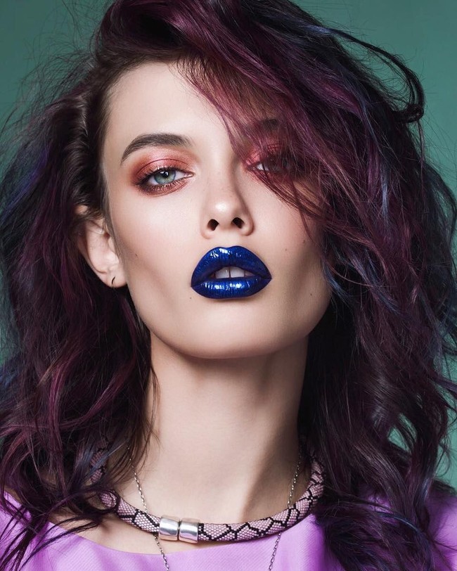 Apakah karena perbedaan usia yang terlalu jauh yang memicu drama dalam pernikahan mereka? Diakui Liza, bukan soal perbedaan usia. Rumah tangga mereka retak karena sikap Valentin yang cemburuan dan sering memukulnya. Foto: Instagram